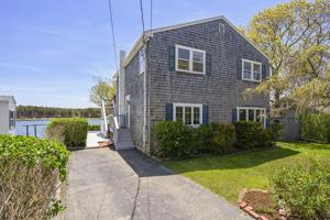 282 Edgewater Dr E