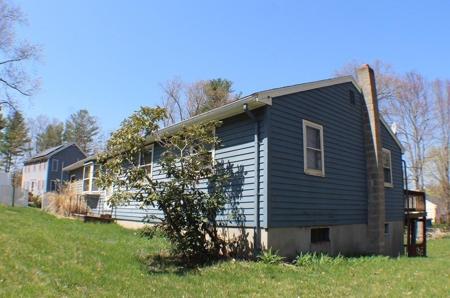 38 Ridgewood Cir