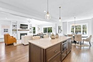 6 Granville Ln