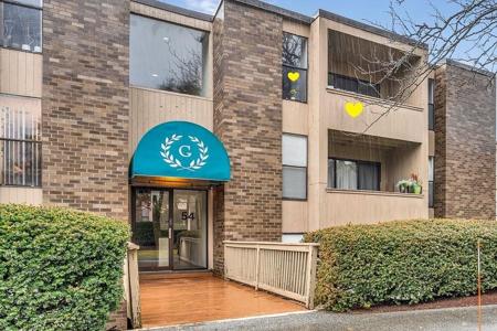 54 J Shrewsbury Green