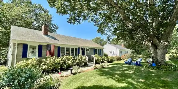 35 Bristol St