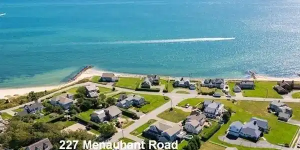 227 Menauhant Rd