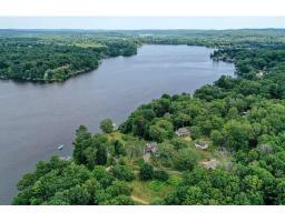 21 Nipmuck Rd