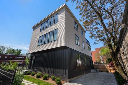 17 Smith Place