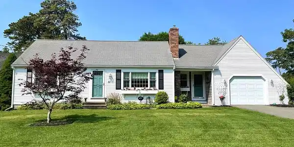 51 Camelot Rd