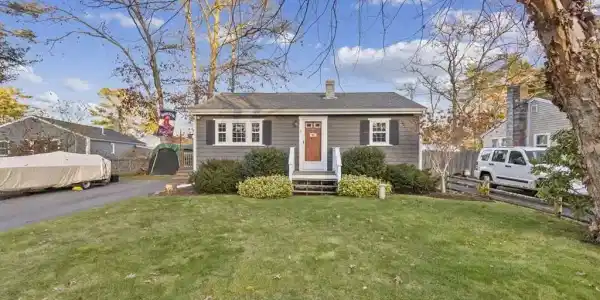 9 Maple Dr