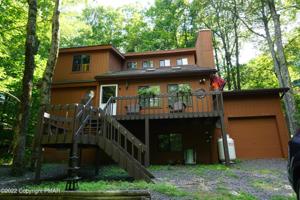 1436 Lake Ln