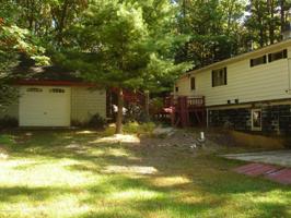 147 Lake DR