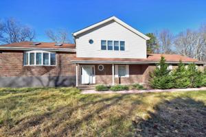 2111 Vista Cir