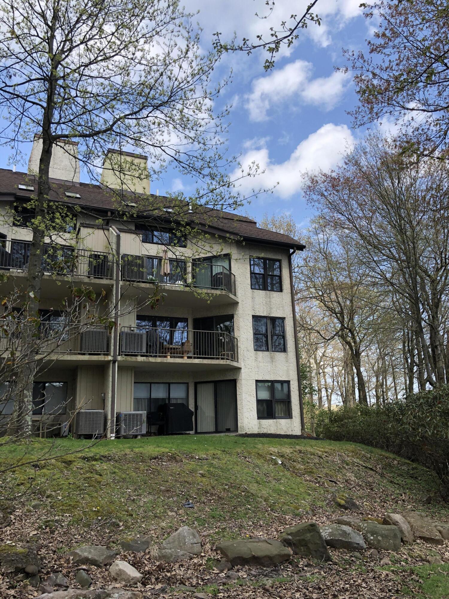 Image 2: top floor end unit