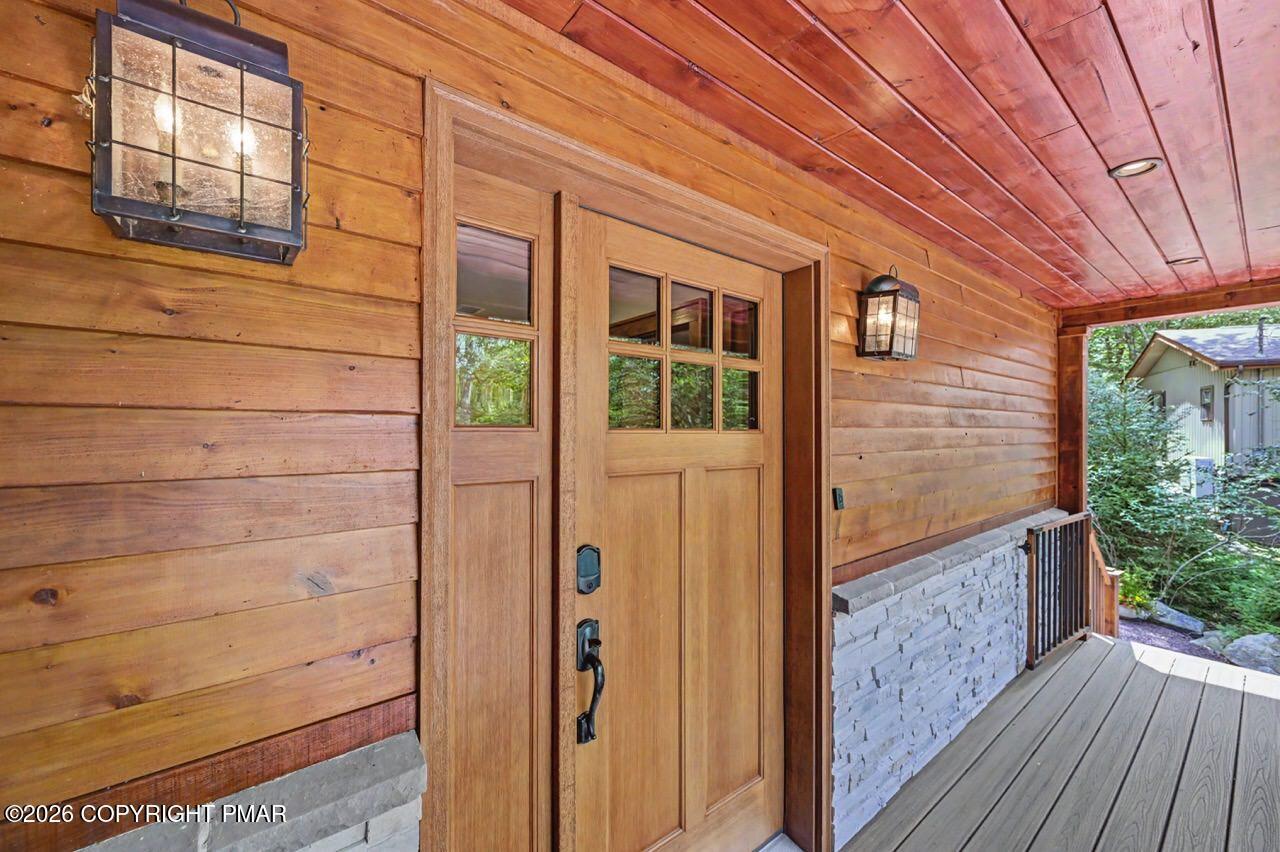 Image 2: Entry