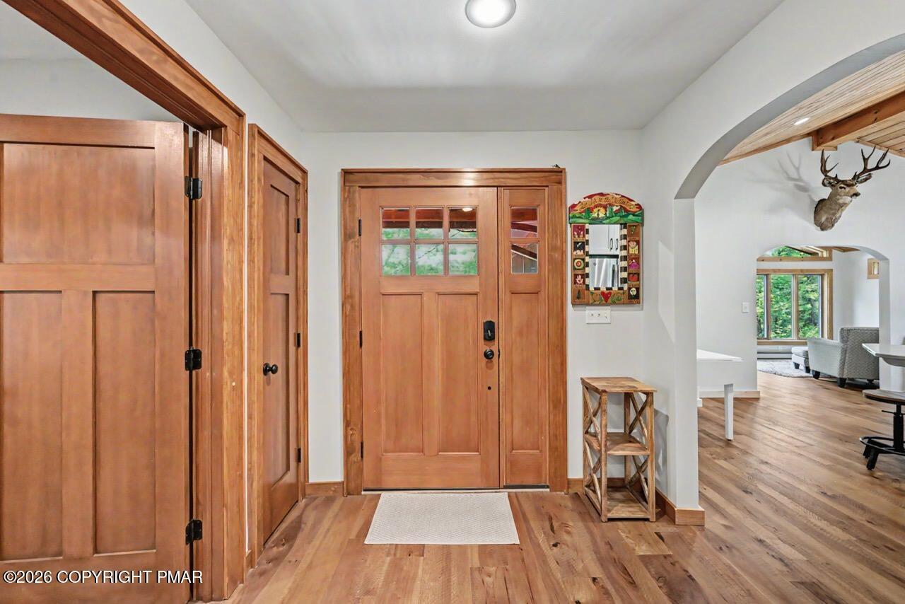 Image 3: Foyer