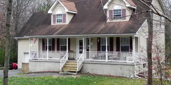 135 BIG SPRINGS BLVD