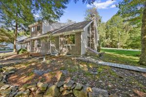 3255 Red Maple Ln