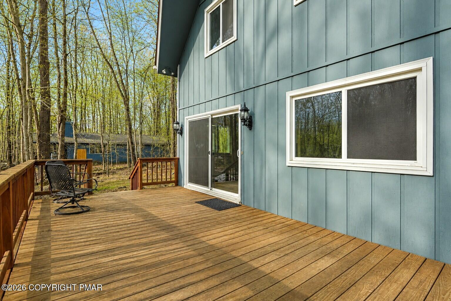 Image 3: Deck 2