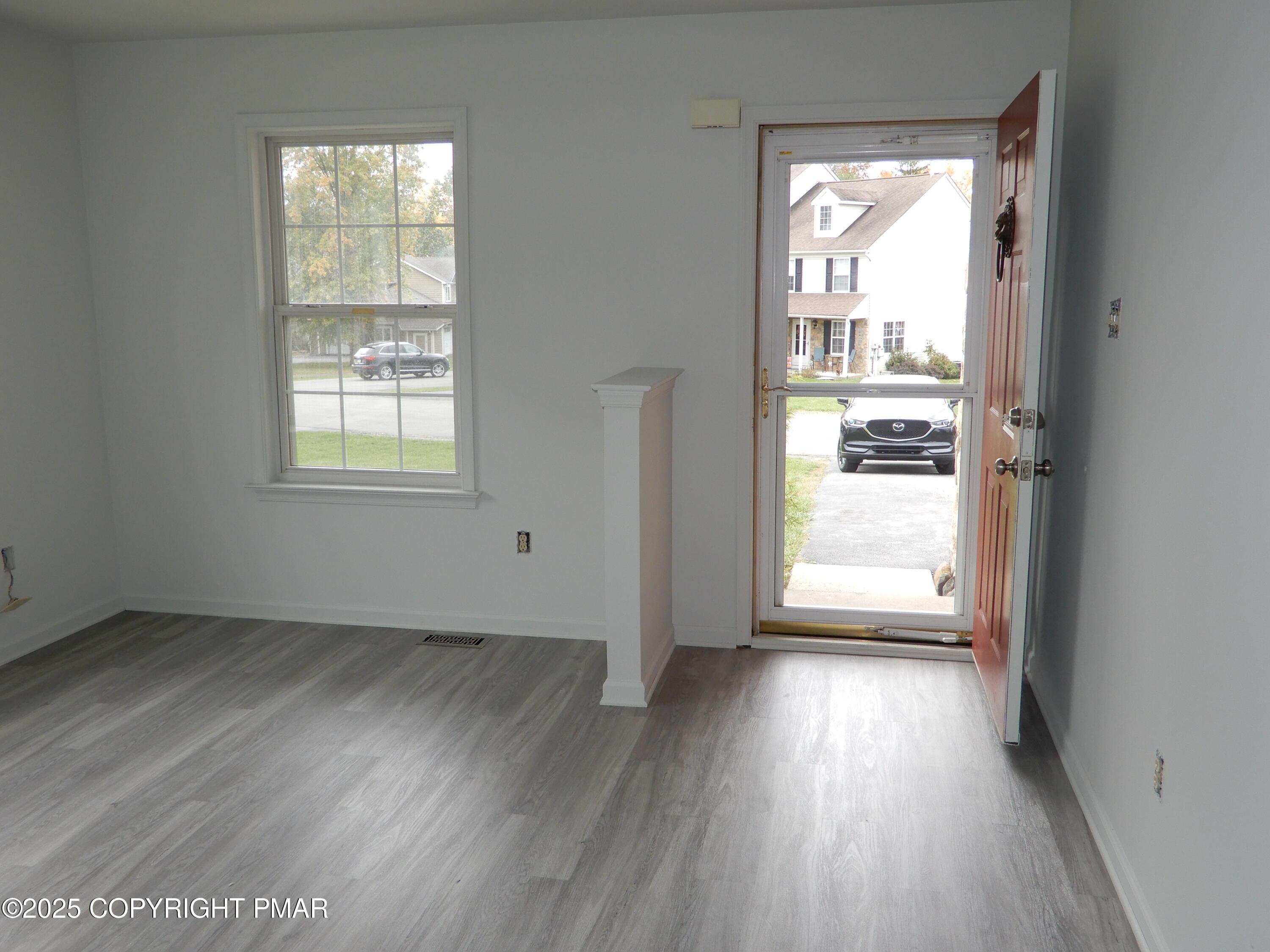 Image 2: Living Room