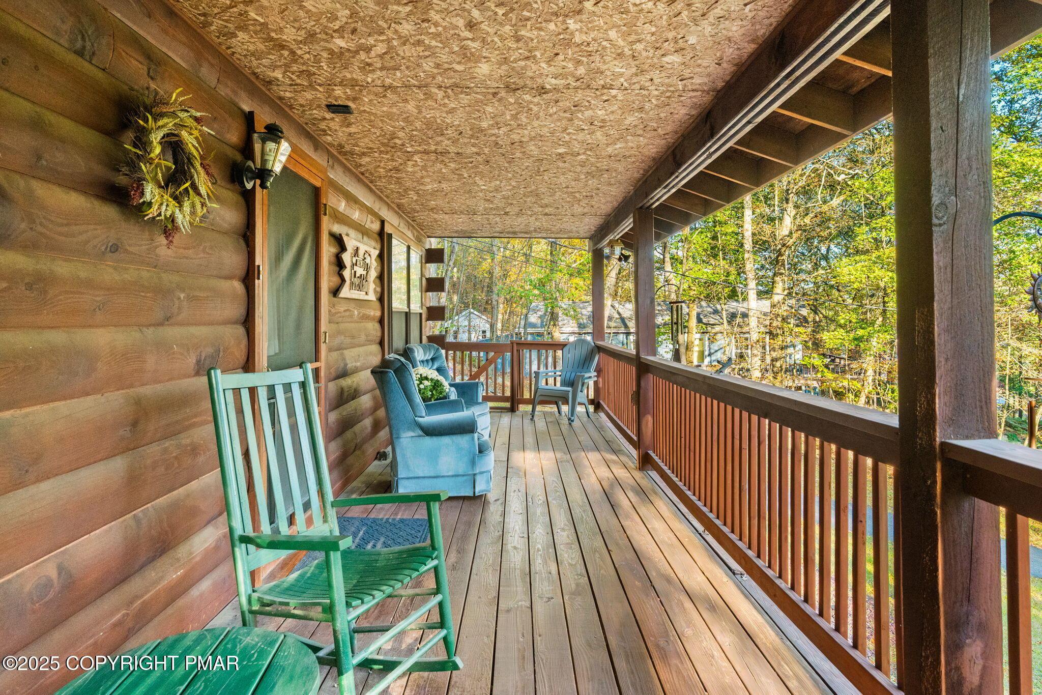Image 4: Front covered porch