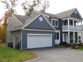 704 Holly Cir