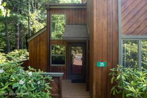 35 Red Fox Ct