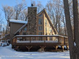 112 E Lake Dr