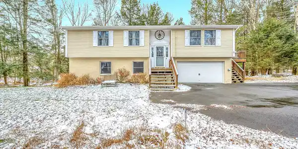 903 Sir Lionel Court