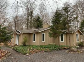 1522 Crestview Ln
