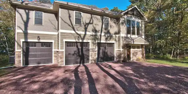 171 Bear Creek Lake Dr