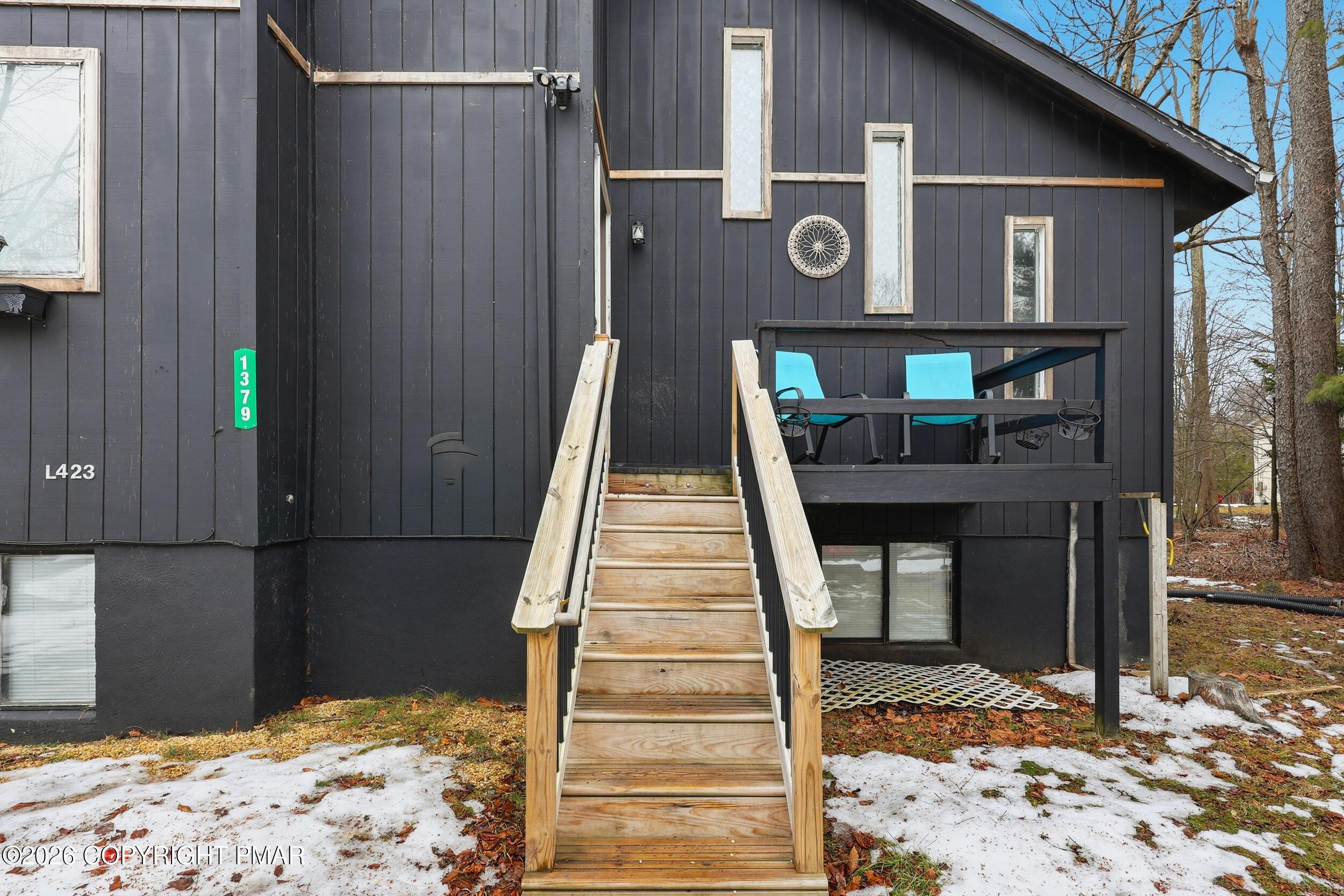 Image 3: 3_379 winding way2