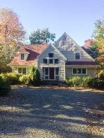 1469 Arrowhead Dr