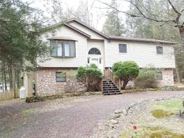 15 Maple Ln
