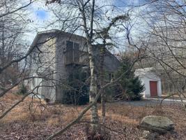 638 Stony Mountain Rd