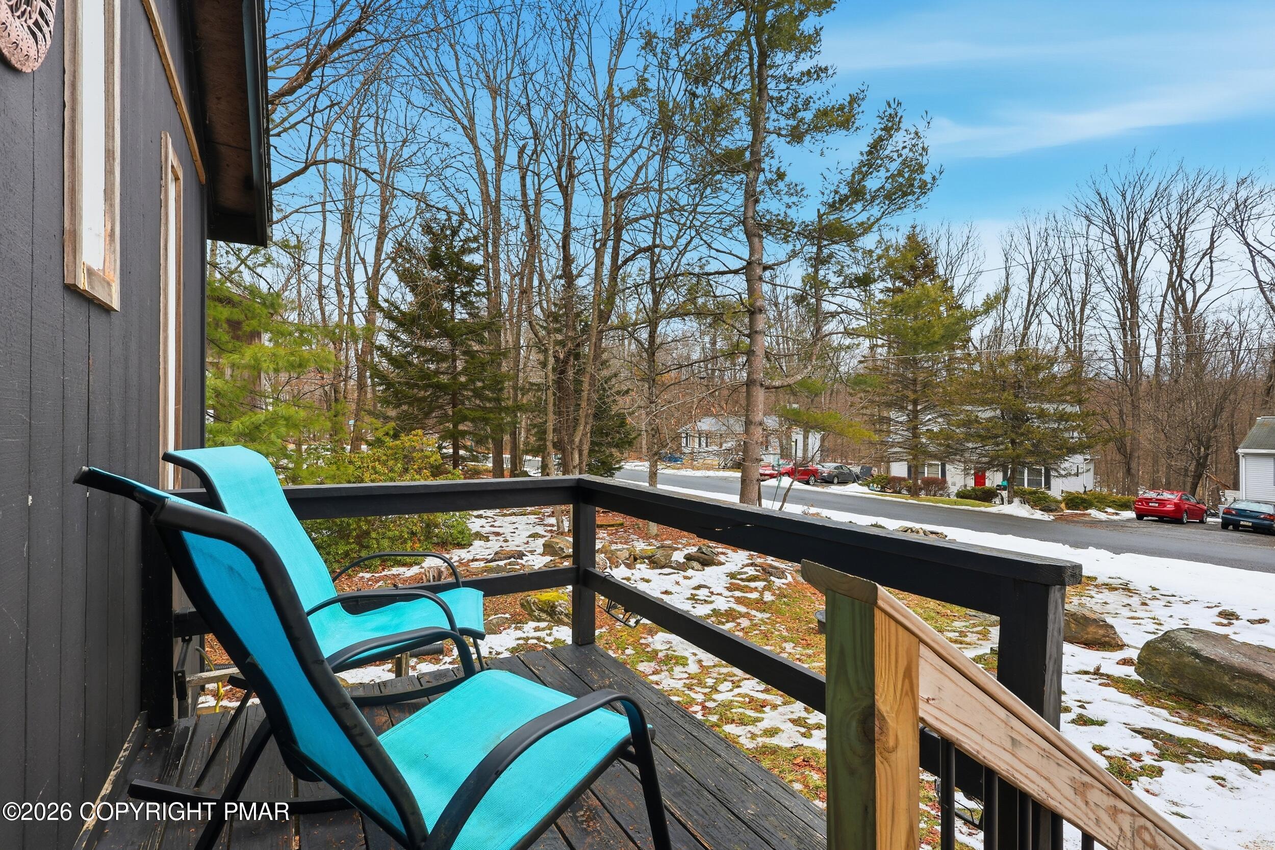 Image 4: 37_379 winding way36