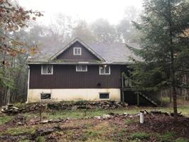 66 Hunter Ln