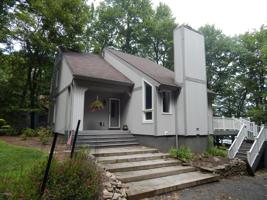 130 Cottontail Ln