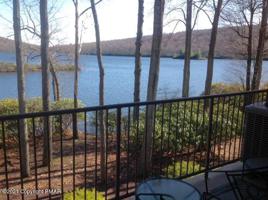 19 Midlake Dr 201
