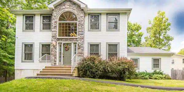 100 Redwood Ct