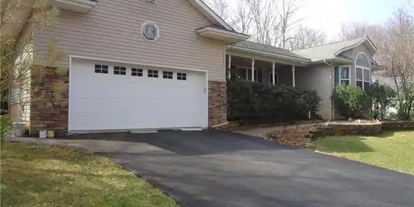 22 White Oak Dr