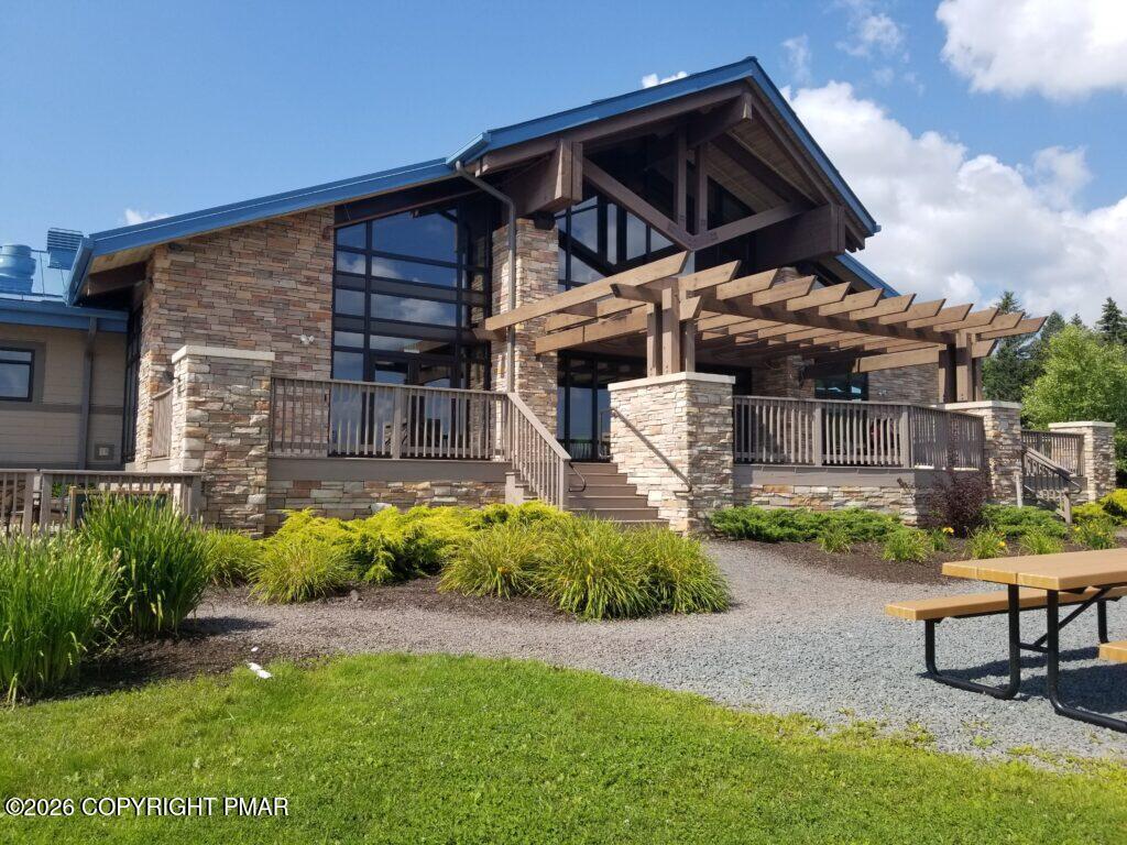 Image 4: AHL Lodge