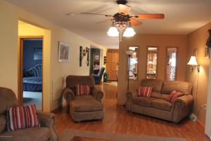 42 Byron Ln