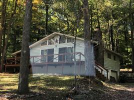 1549 Locust Ln