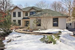 5228 Hilltop Cir