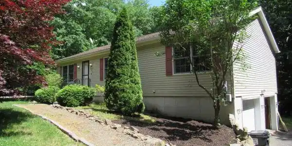 8779 Twin Lake