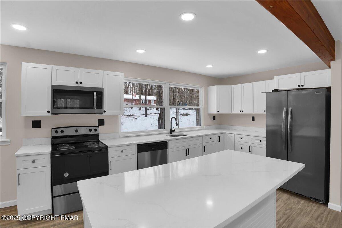 Image 2: 22-A7405017