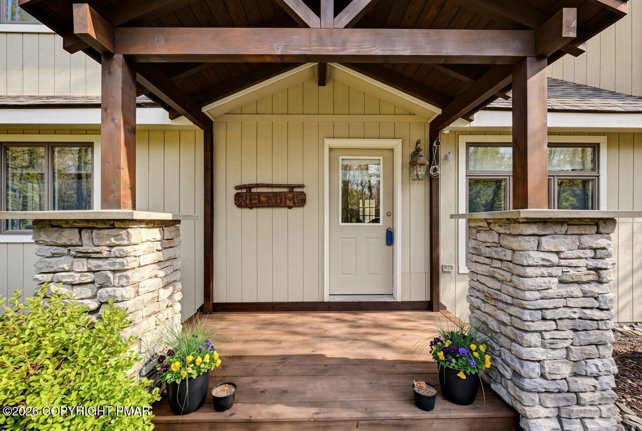 Image 3: Entryway