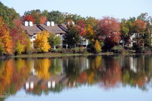 45 Midlake Dr 102