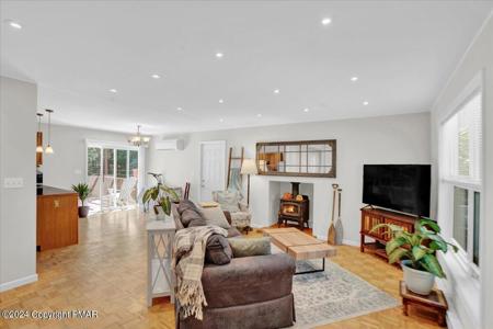 882 Stony Mountain Road