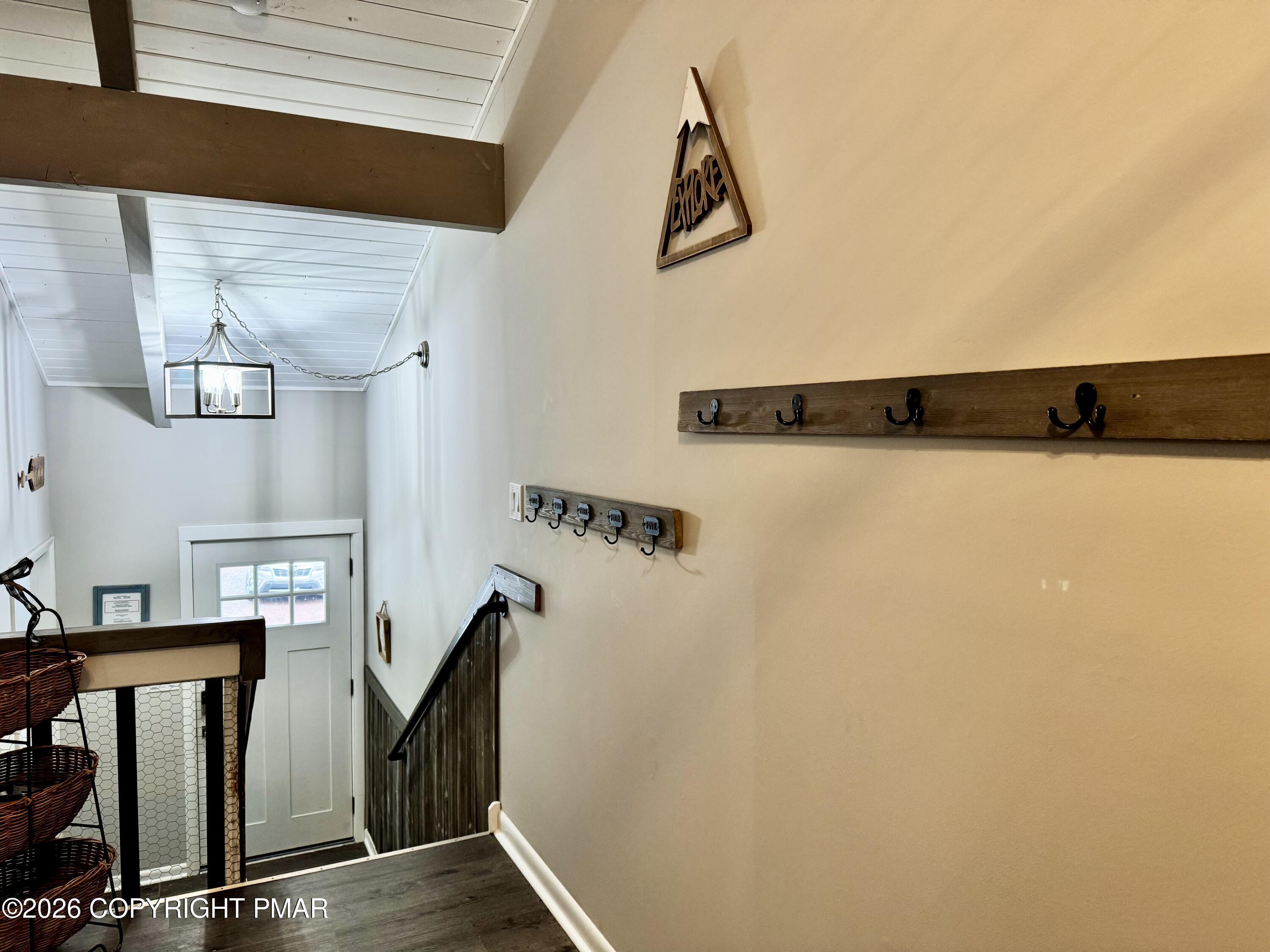 Image 3: Entryway
