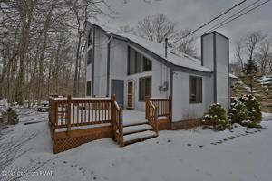 42 Lyman Ln