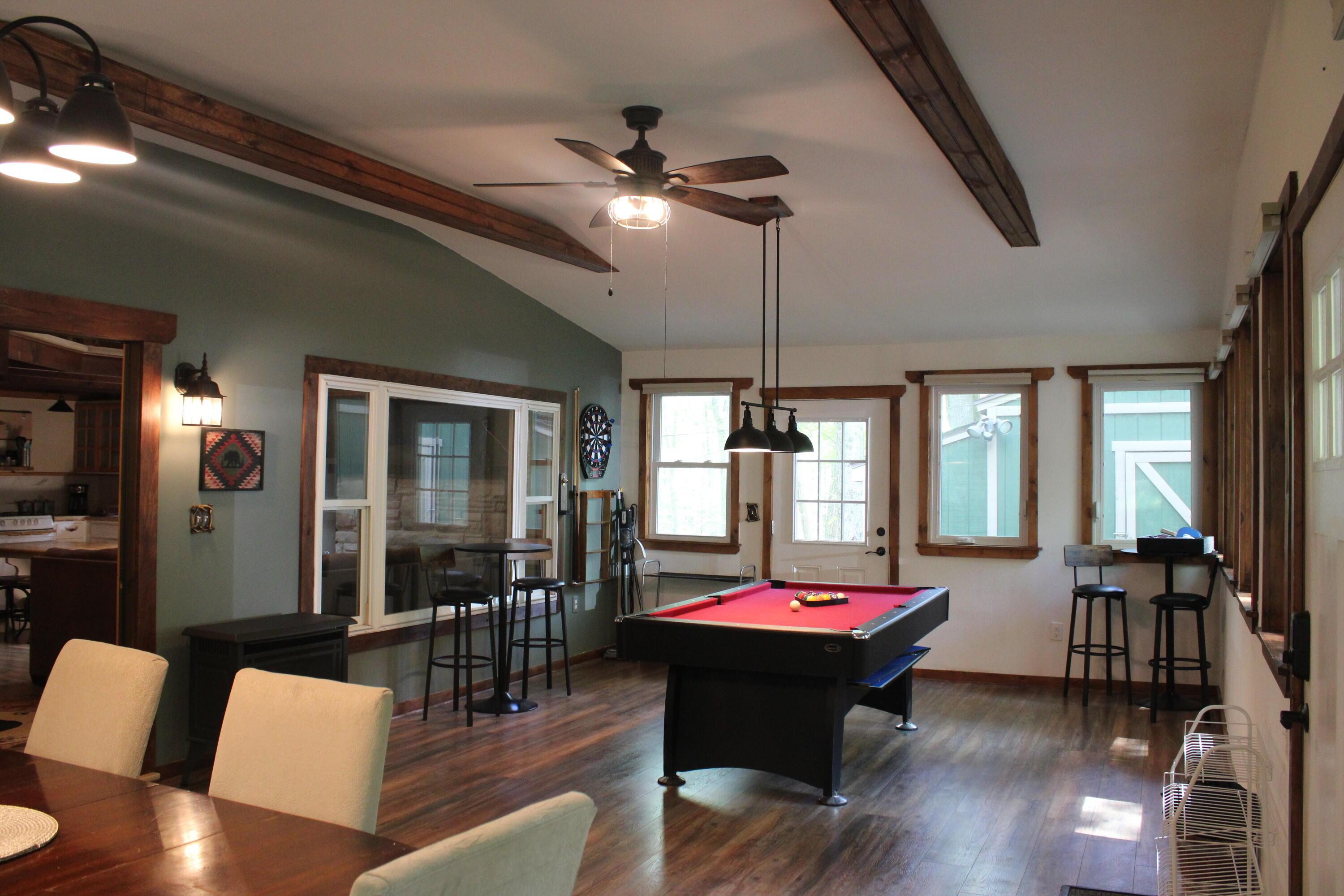 Image 2: 4 Season Room
