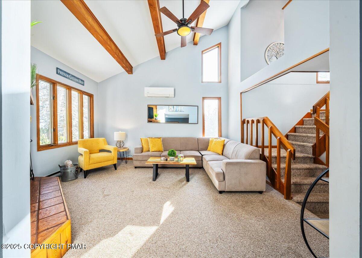 Image 4: Living Room